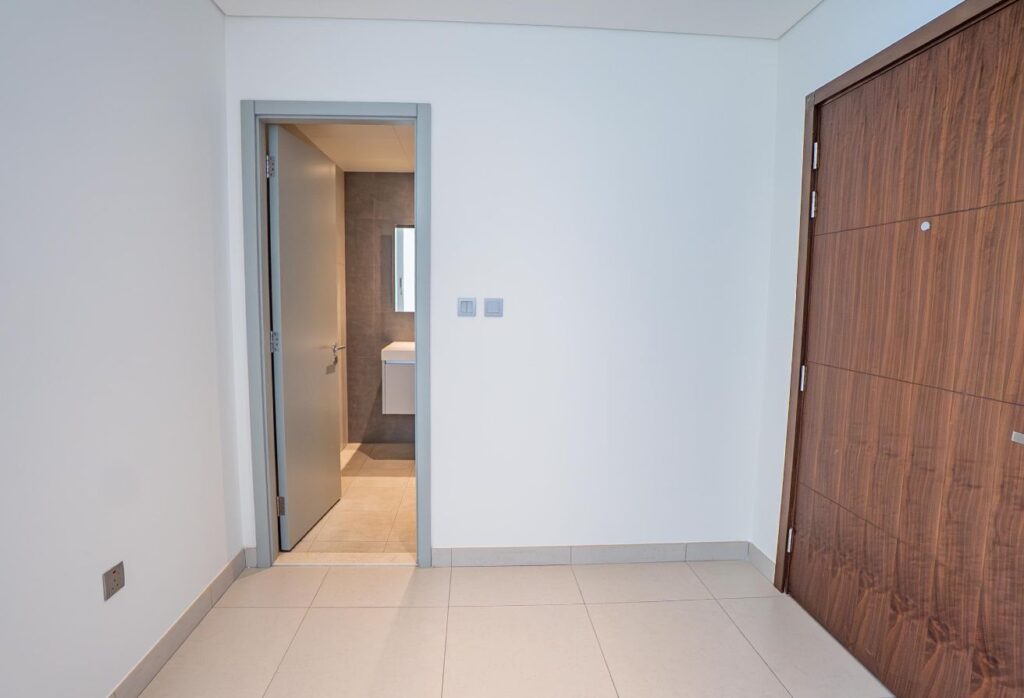 Canal Residence 2 bedroom maid apartment Al Reem Island balcony view