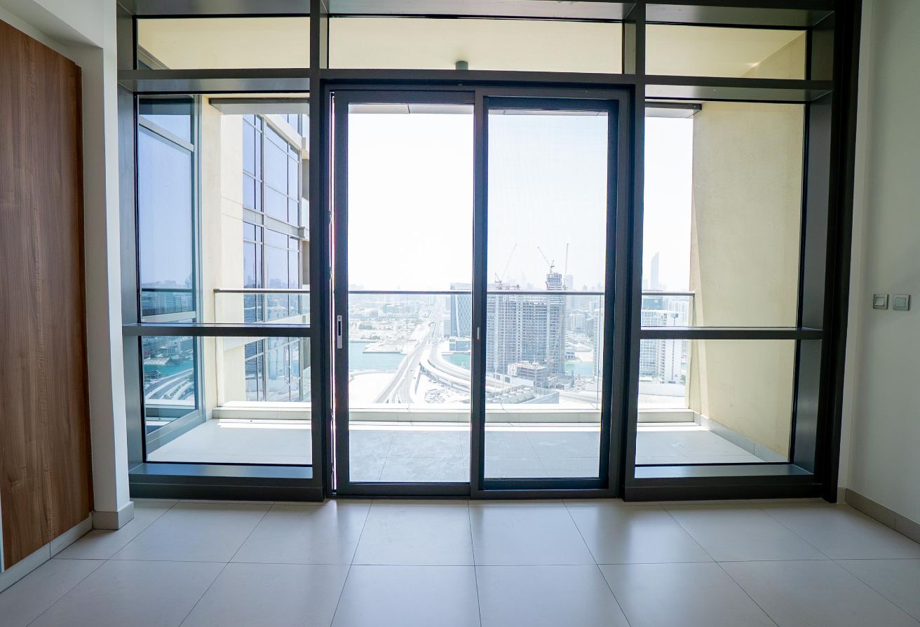 Canal Residence 2 bedroom maid apartment Al Reem Island balcony view