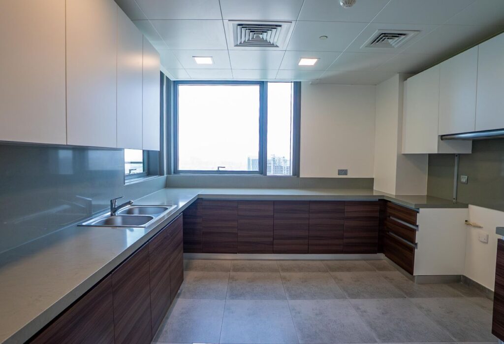 Canal Residence 2 bedroom maid apartment Al Reem Island balcony view