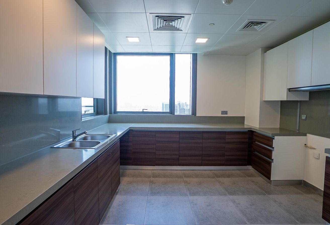 Canal Residence 2 bedroom maid apartment Al Reem Island balcony view