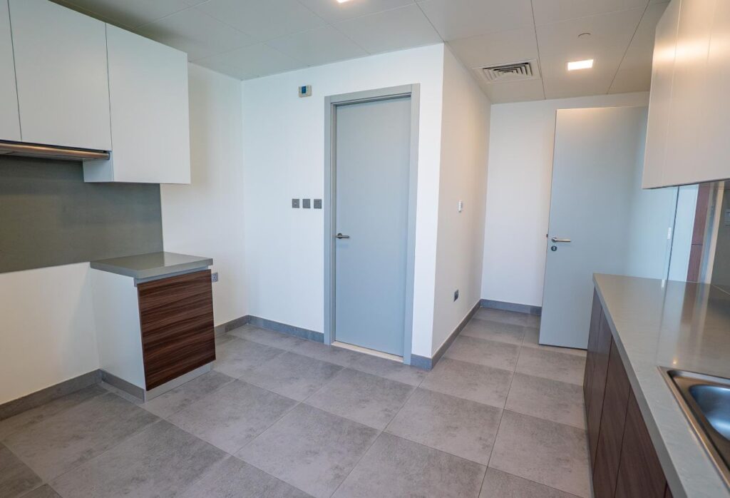 Canal Residence 2 bedroom maid apartment Al Reem Island balcony view