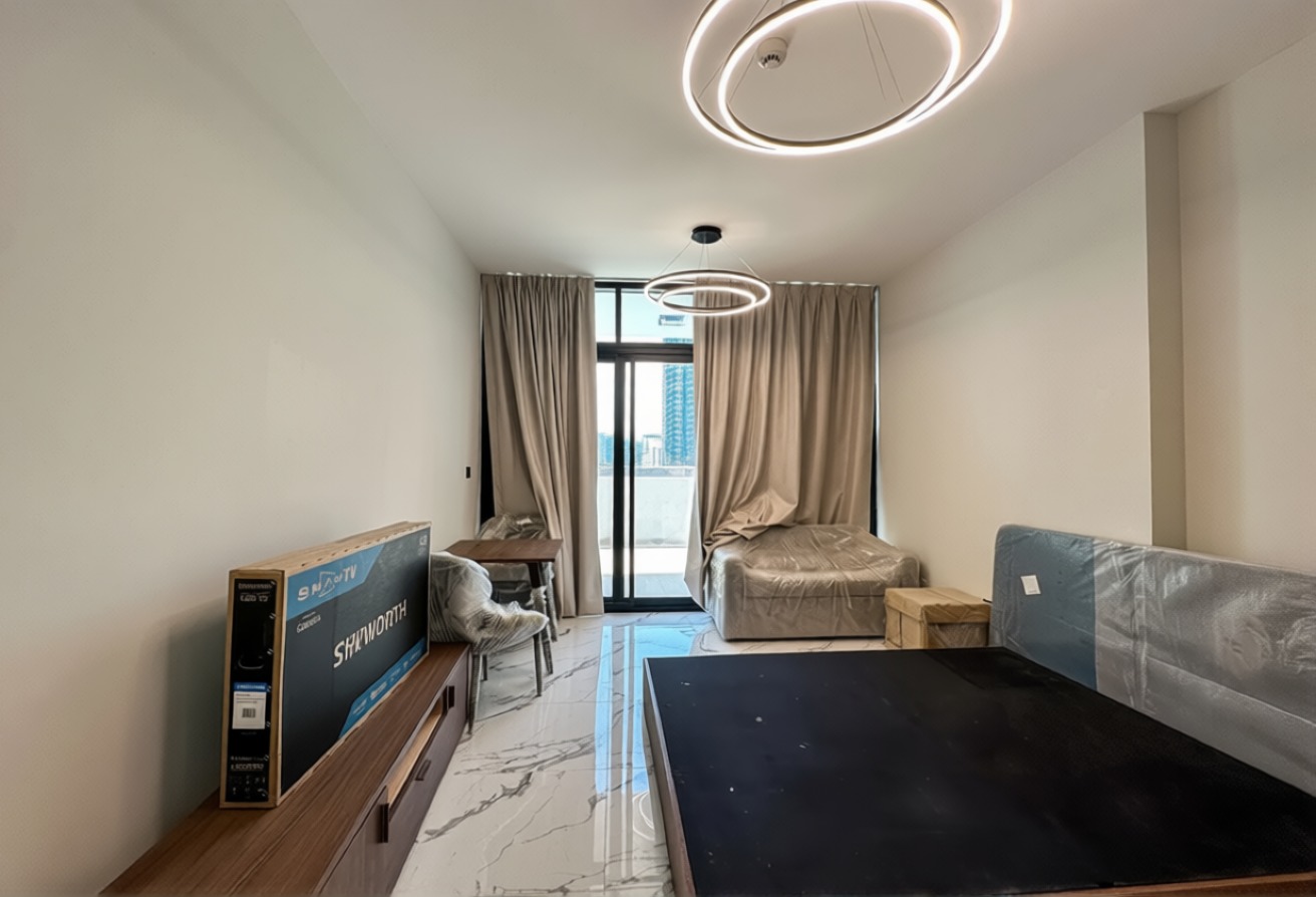 Al Maryah Island studio apartment terrace pool view