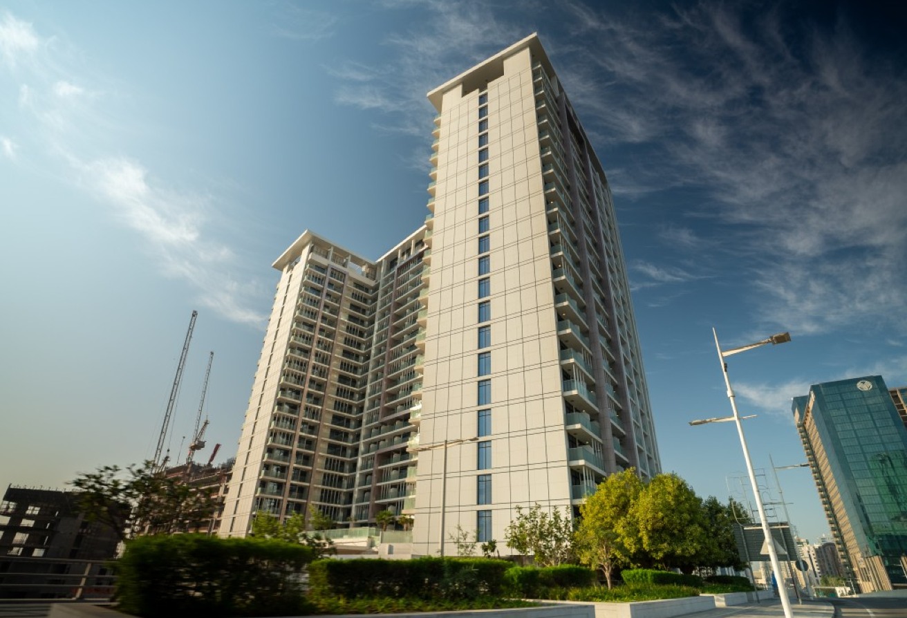 Al Maryah Island studio apartment terrace pool view