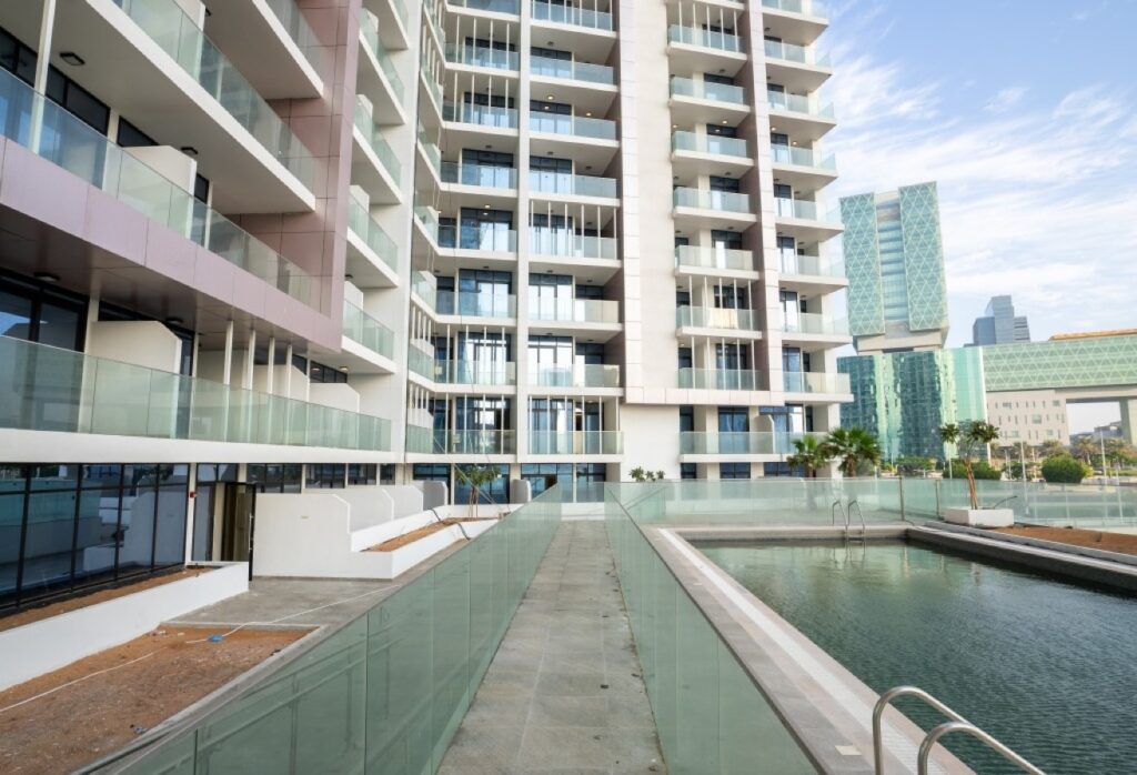 Al Maryah Island studio apartment terrace pool view