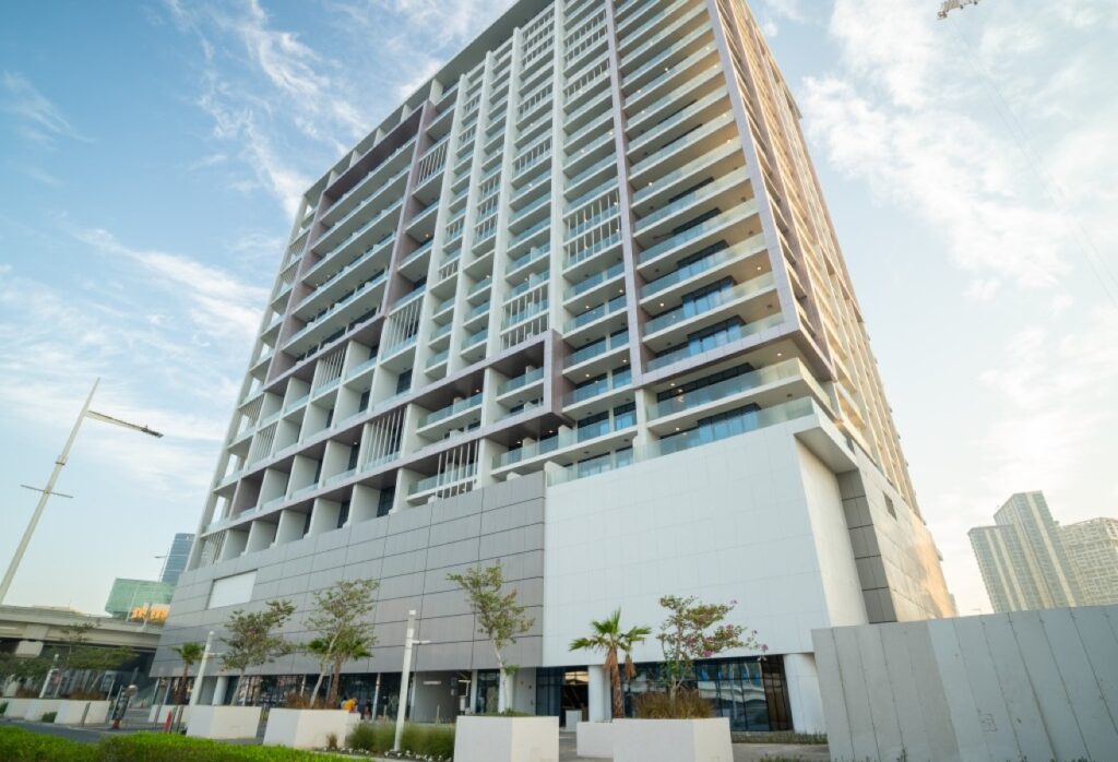 Al Maryah Island studio apartment terrace pool view