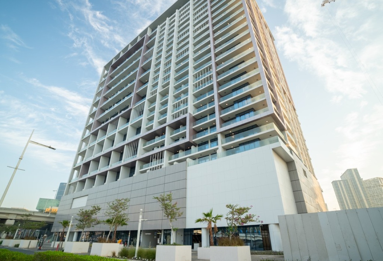 Al Maryah Island studio apartment terrace pool view