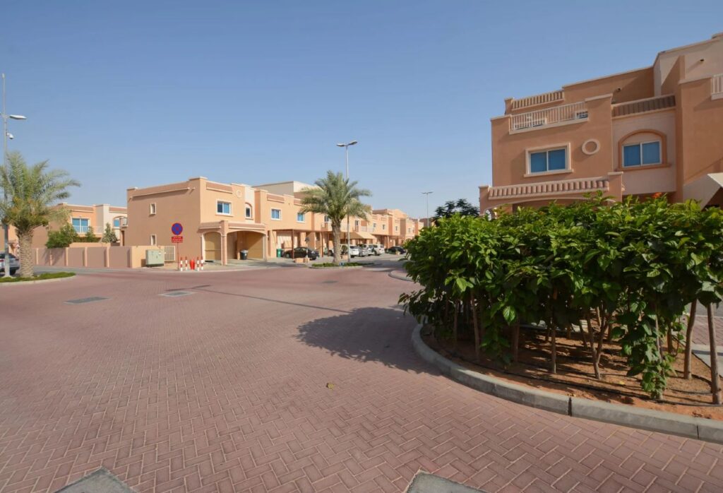 Al Reef Mediterranean townhouse upgraded 4 bedroom garden deck