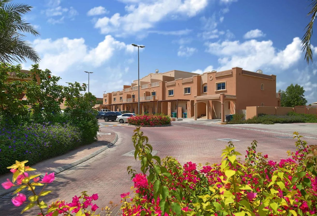 Al Reef Mediterranean townhouse upgraded 4 bedroom garden deck