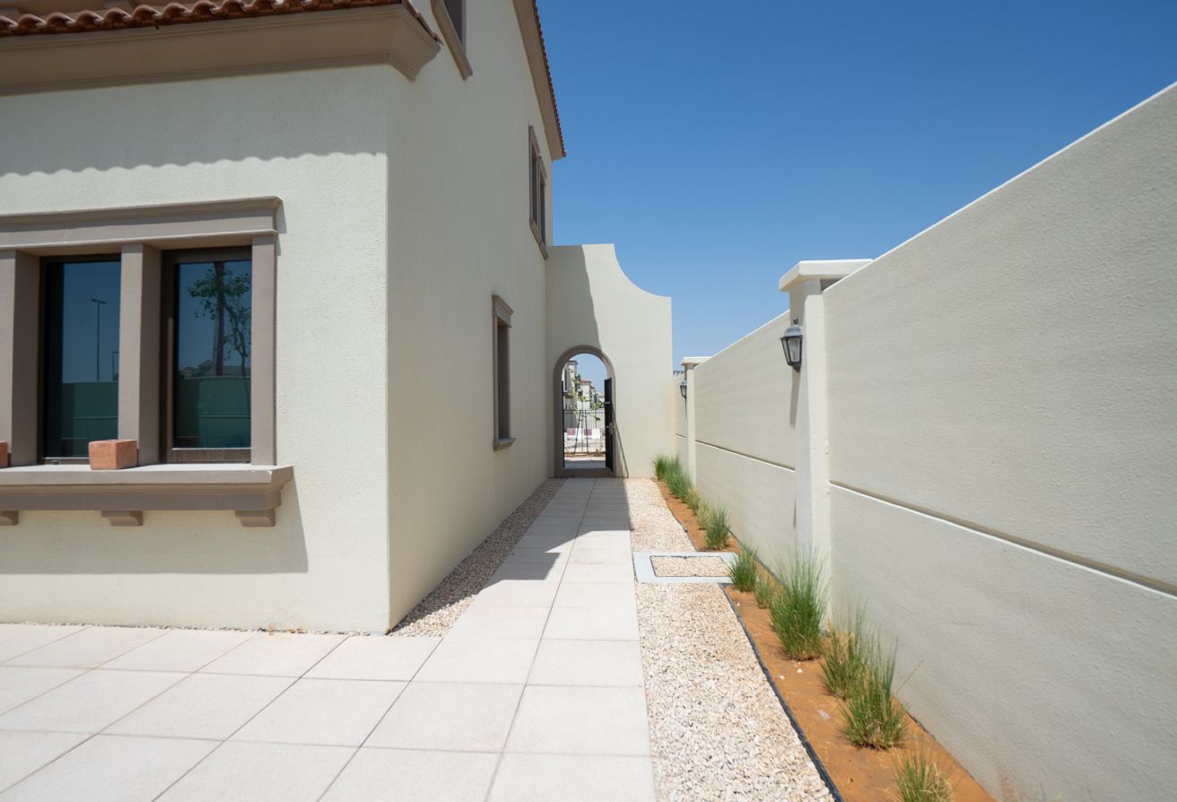 3 bedroom villa Bloom Living Toledo Zayed City garden
