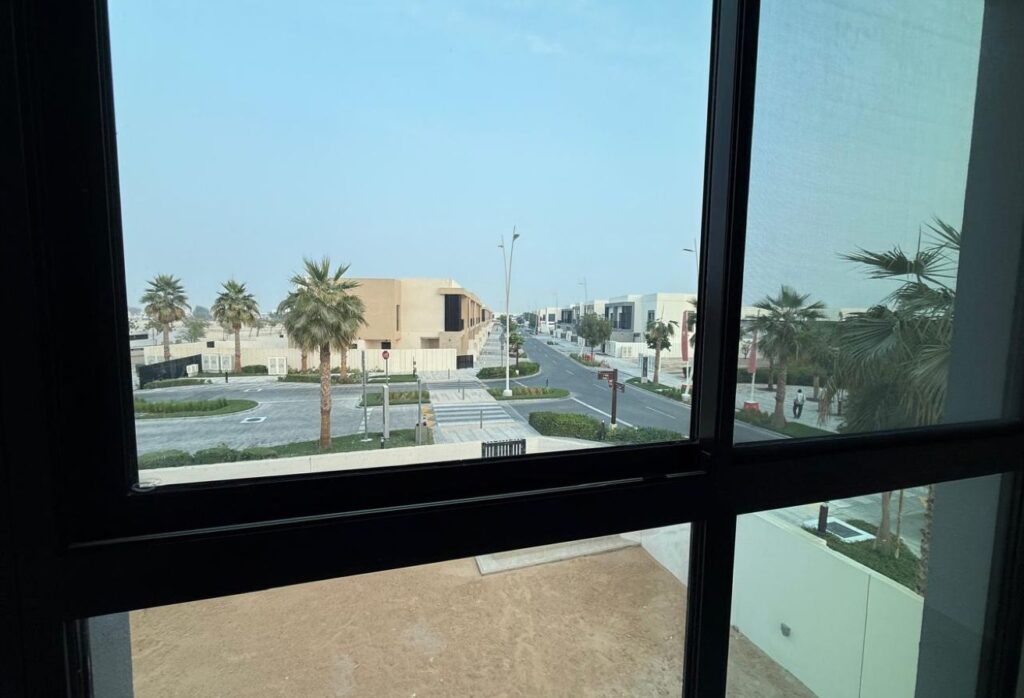 Yas Acres Dahlias villa 4 bedroom garden Abu Dhabi