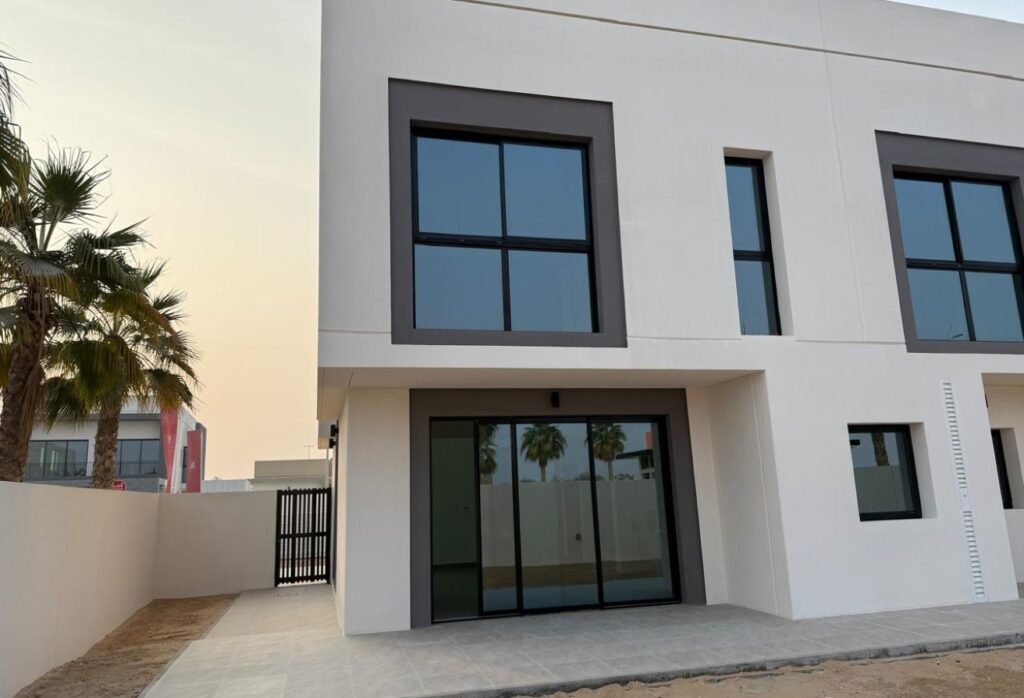 Yas Acres Dahlias villa 4 bedroom garden Abu Dhabi