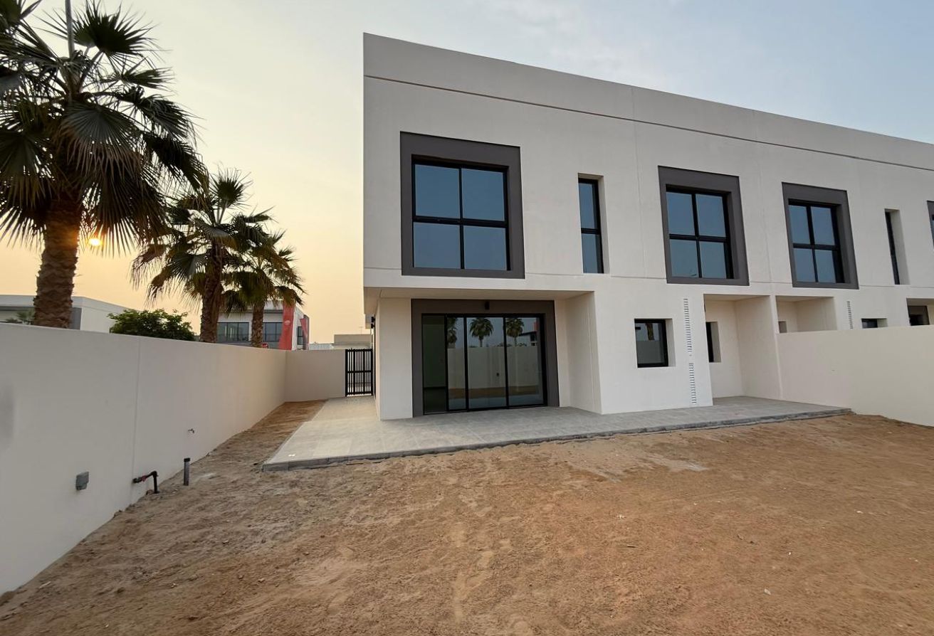 Yas Acres Dahlias villa 4 bedroom garden Abu Dhabi
