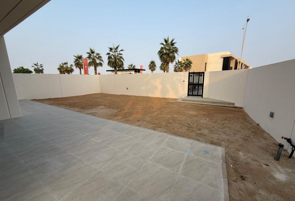 Yas Acres Dahlias villa 4 bedroom garden Abu Dhabi