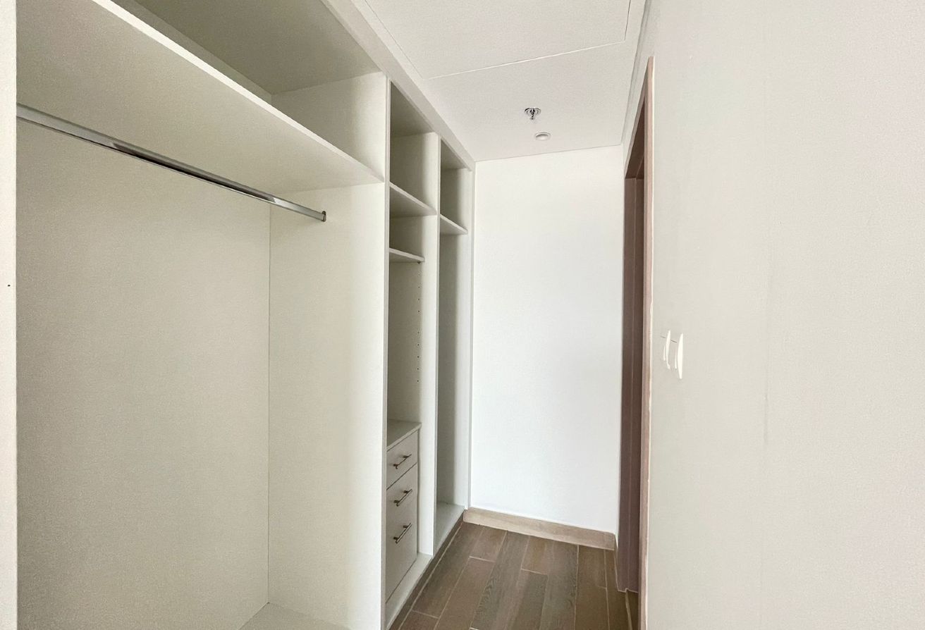 Waters Edge Yas Island 3 bedroom apartment SeaWorld view furnished corner