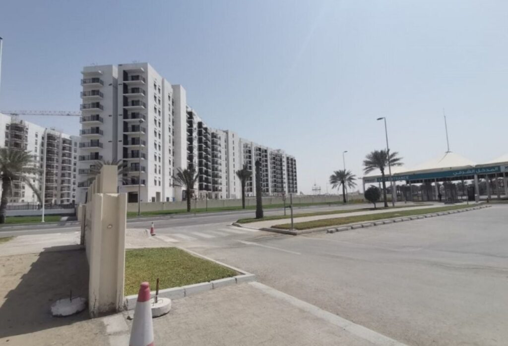 Waters Edge Yas Island 3 bedroom apartment SeaWorld view furnished corner