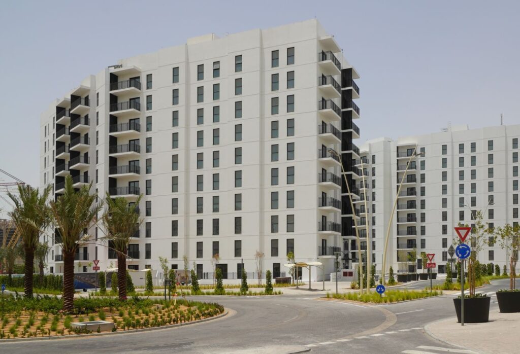 Waters Edge Yas Island 3 bedroom apartment SeaWorld view furnished corner