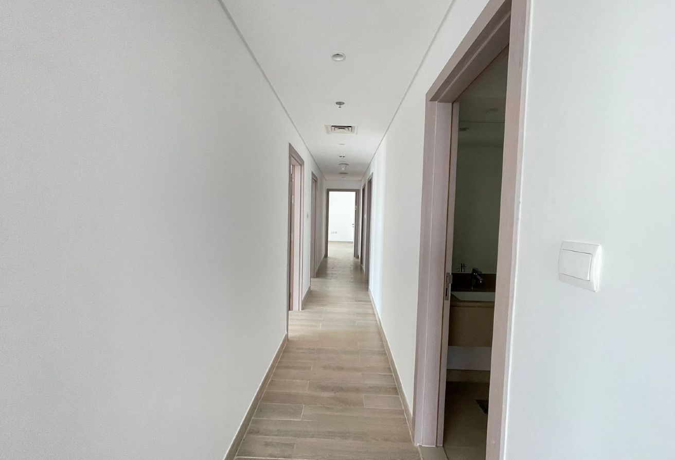 Waters Edge Yas Island 3 bedroom apartment SeaWorld view furnished corner