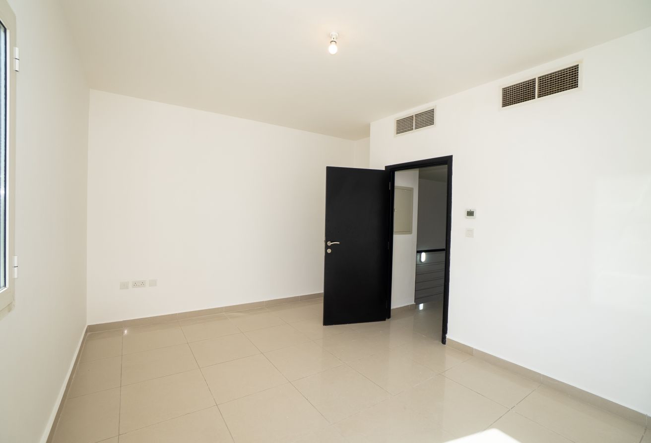 Al Reef Villas Desert Style 2 bedroom villa garden