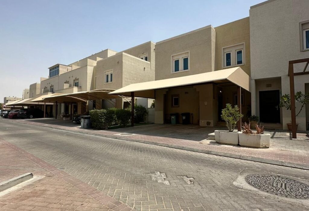 Al Reef villa 5 bedroom investment Abu Dhabi private pool garden terrace