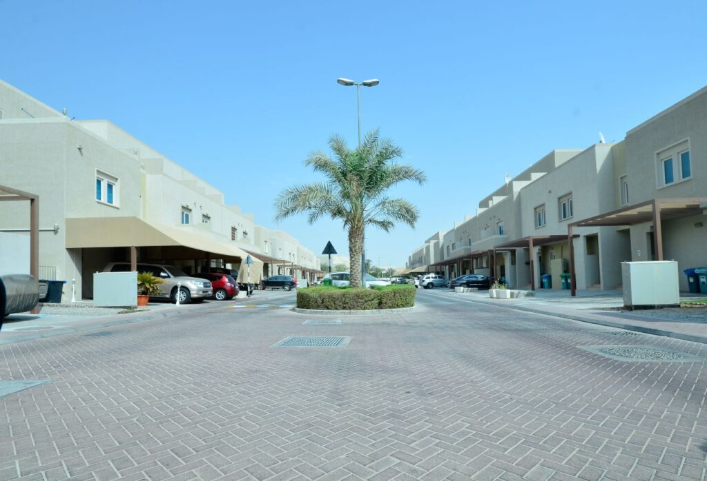 Al Reef villa 5 bedroom investment Abu Dhabi private pool garden terrace