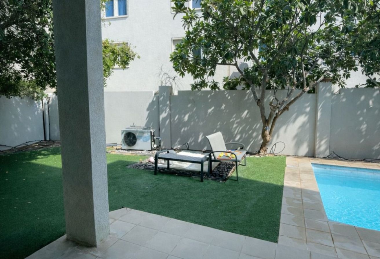 Al Reef villa 5 bedroom investment Abu Dhabi private pool garden terrace