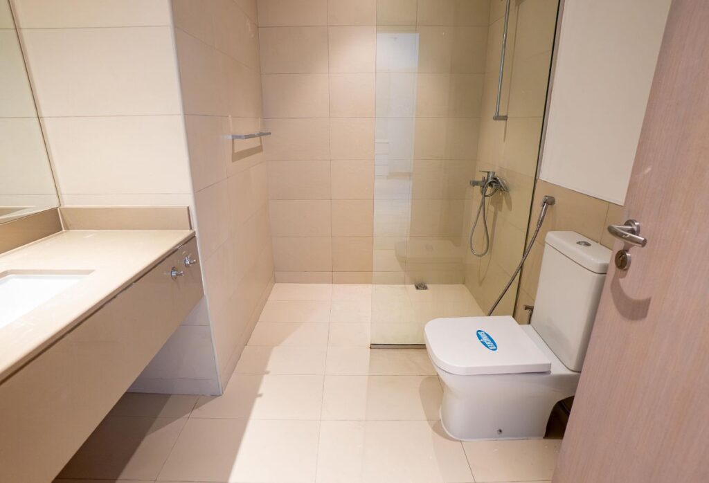 Waters Edge Yas Island apartment ROI 1 bedroom vacant pool view