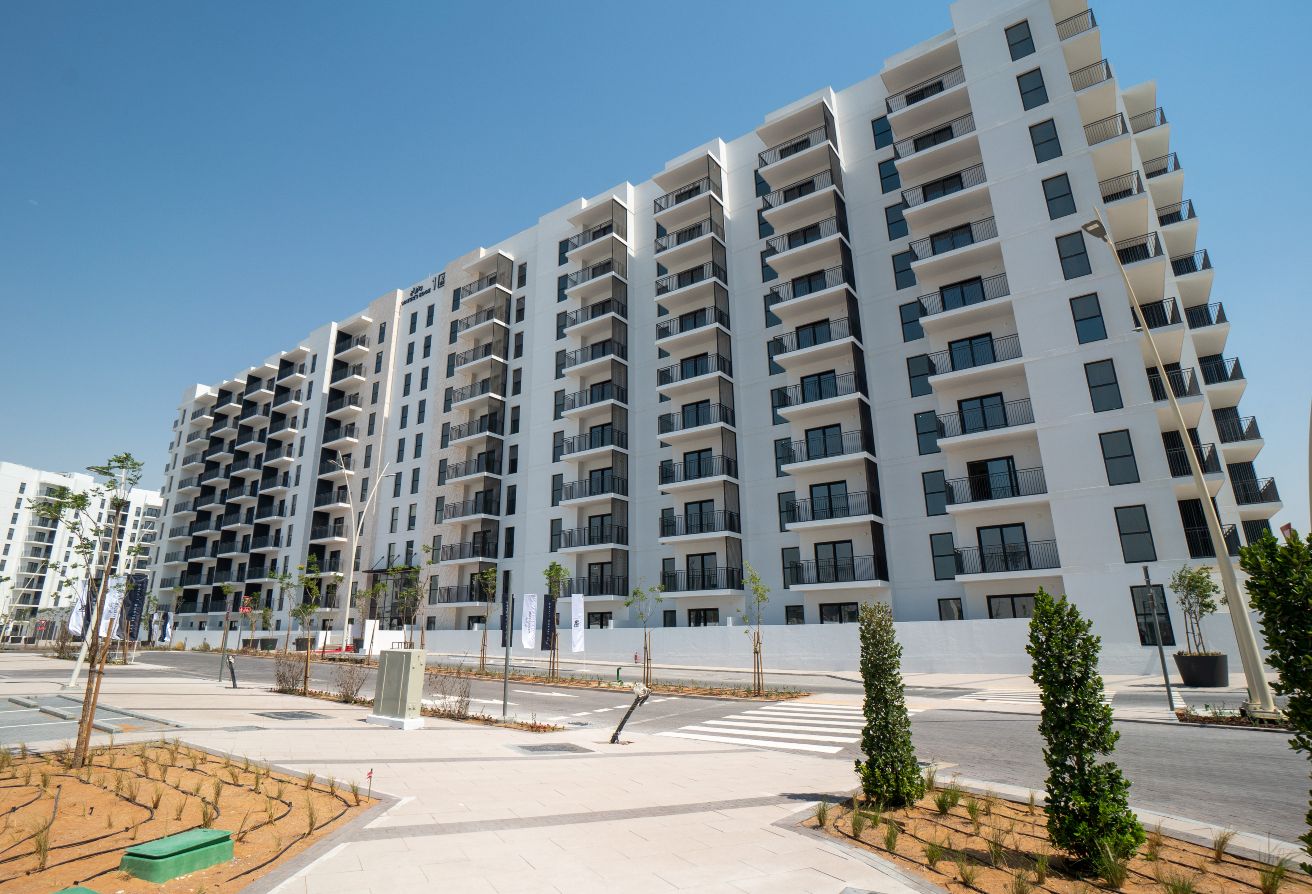 Waters Edge Yas Island apartment ROI 1 bedroom vacant pool view