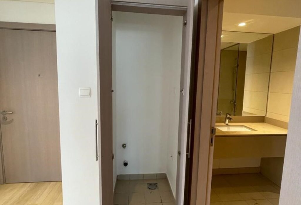 Waters Edge Yas Island apartment ROI 1 bedroom vacant pool view