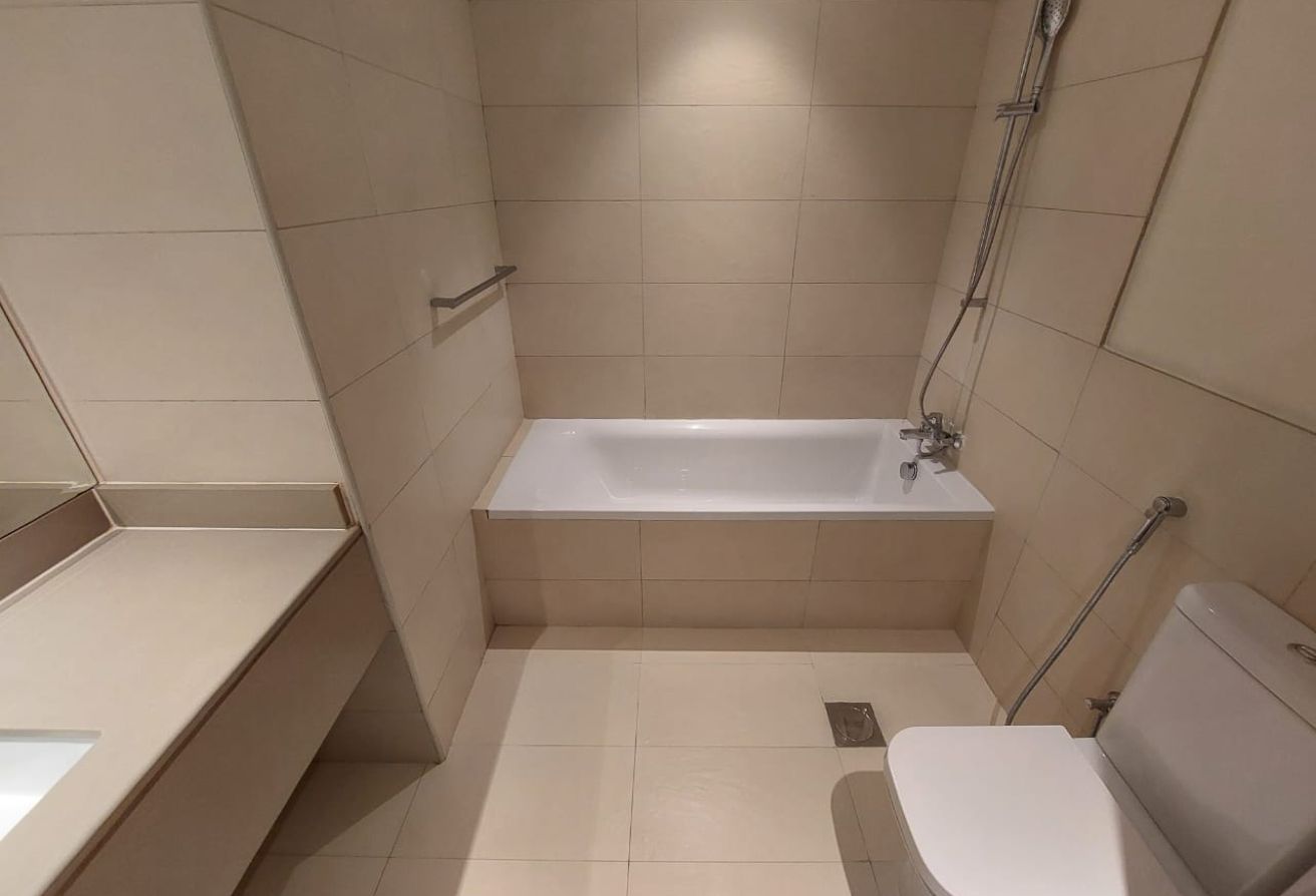 Waters Edge apartment Yas Island 2 bedroom investment canal view