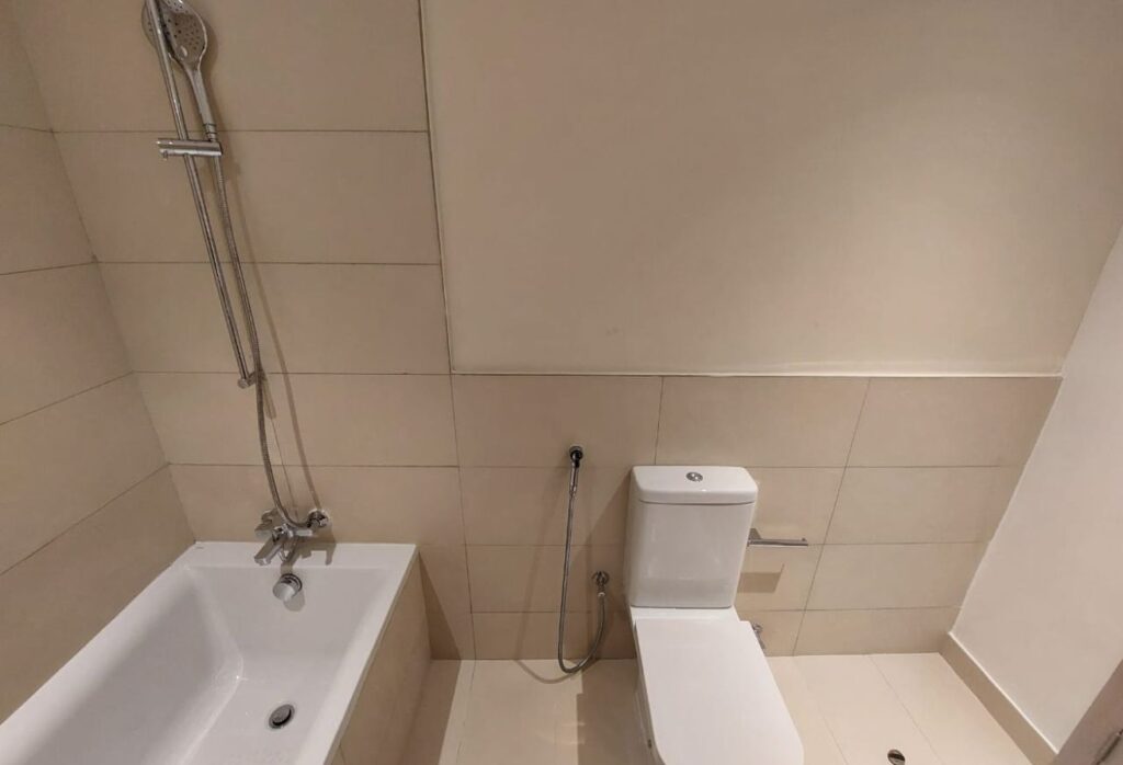 Waters Edge apartment Yas Island 2 bedroom investment canal view