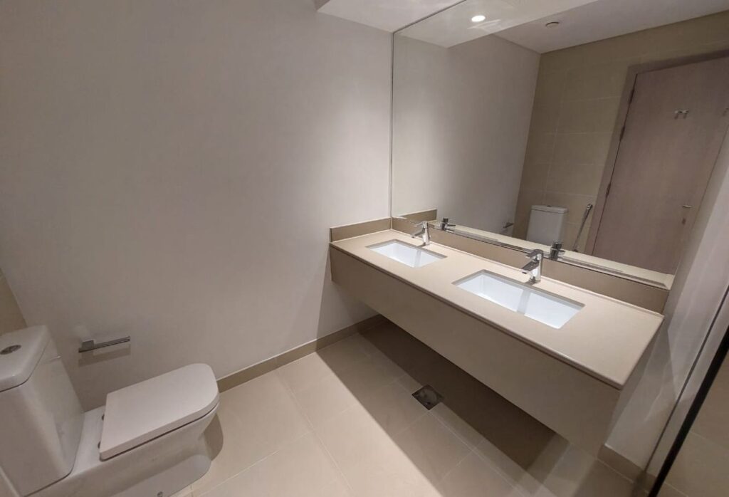 Waters Edge apartment Yas Island 2 bedroom investment canal view