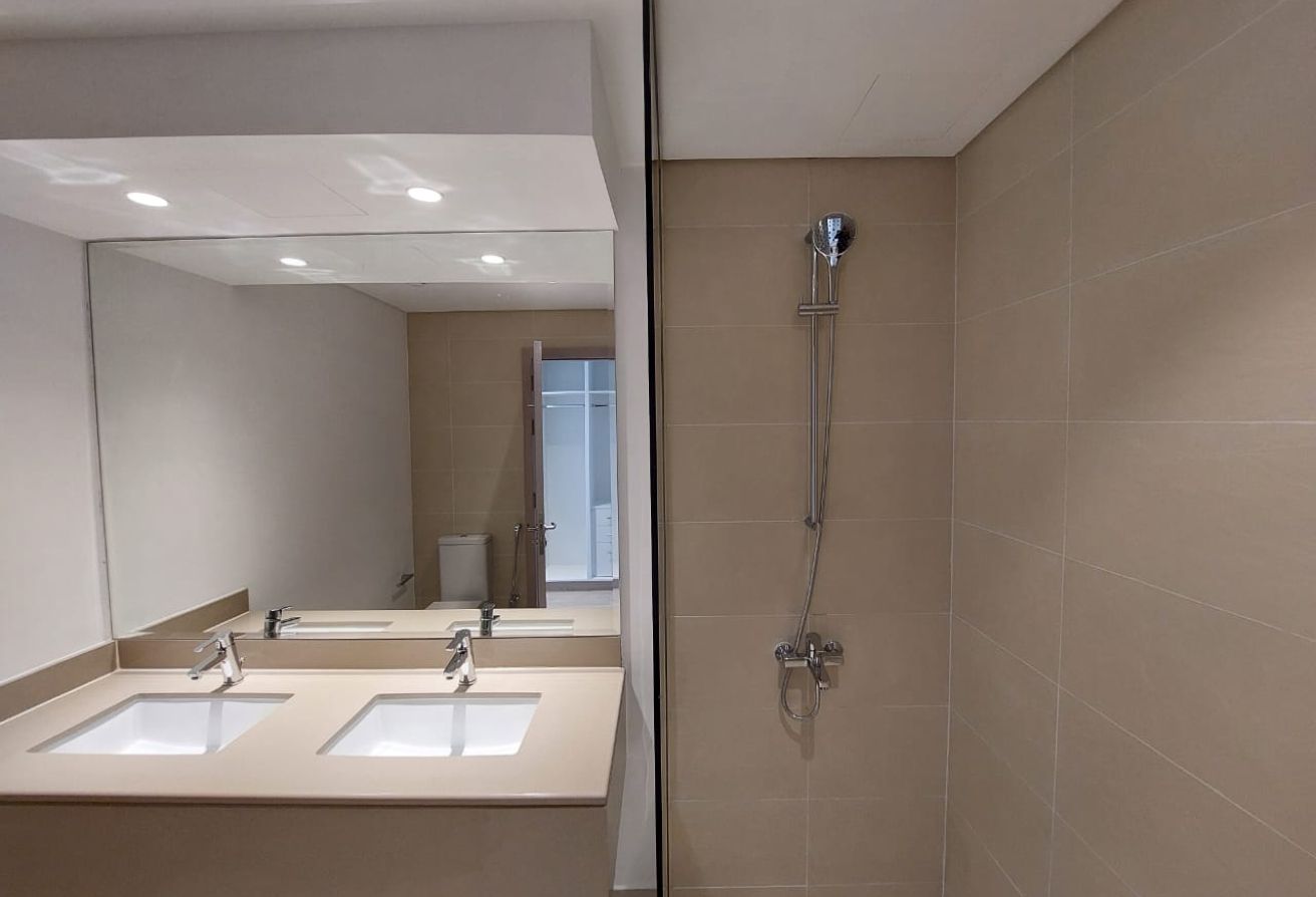 Waters Edge apartment Yas Island 2 bedroom investment canal view