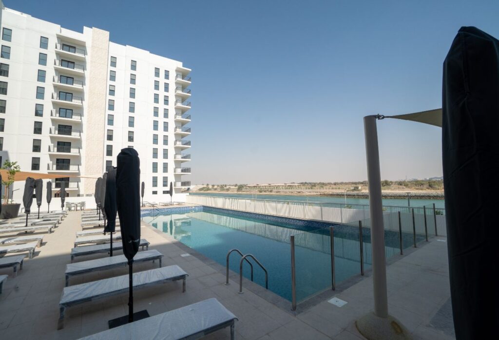 Waters Edge apartment Yas Island 2 bedroom investment canal view