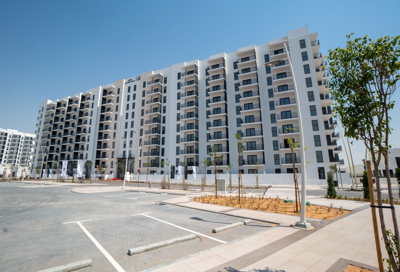 Waters Edge apartment Yas Island 2 bedroom investment canal view