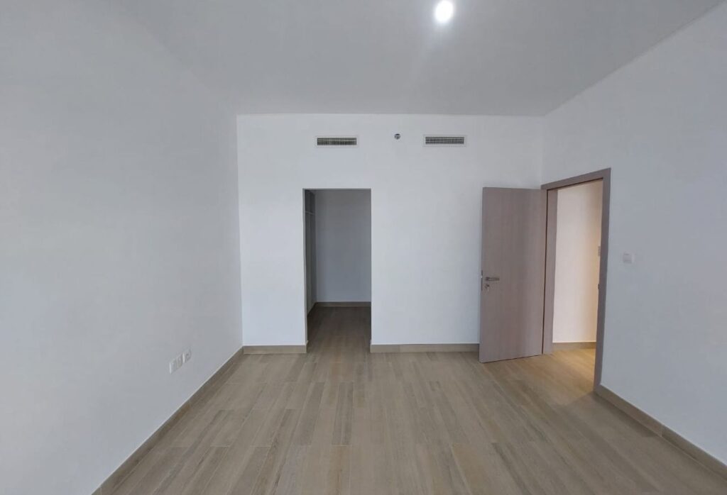 Waters Edge apartment Yas Island 2 bedroom investment canal view