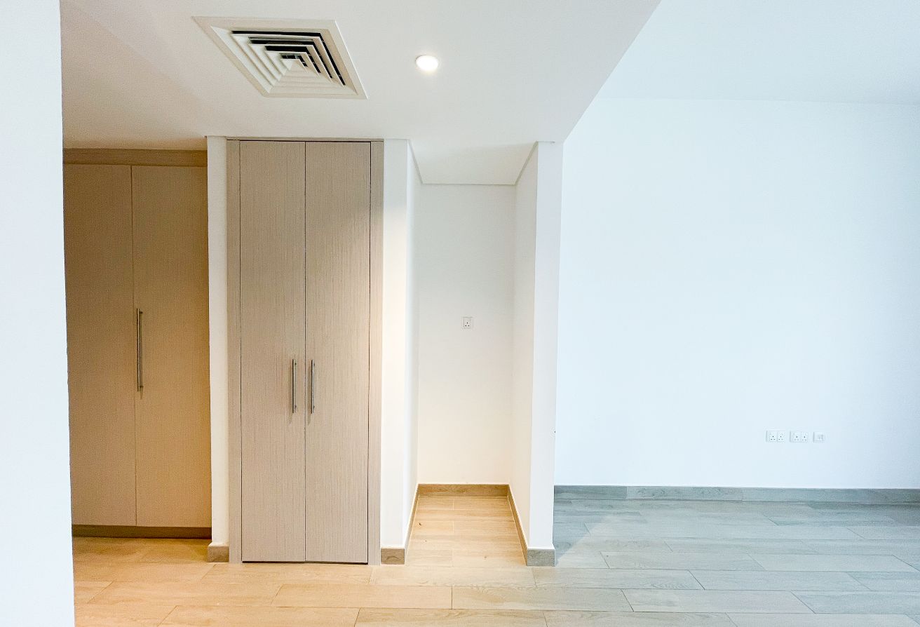 Waters Edge studio apartment Yas Island investment Abu Dhabi waterfront