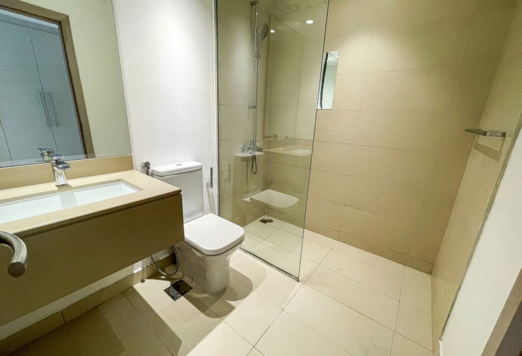 Waters Edge studio apartment Yas Island investment Abu Dhabi waterfront