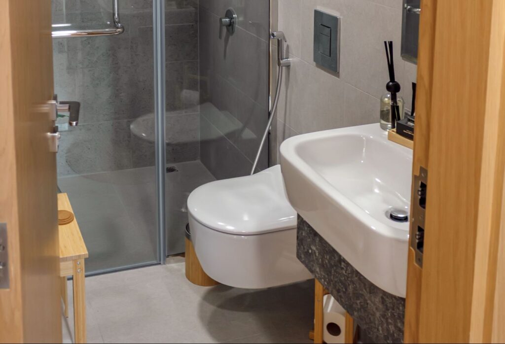 Radiant Boulevard apartment 2 bedroom investment Airbnb ready Abu Dhabi