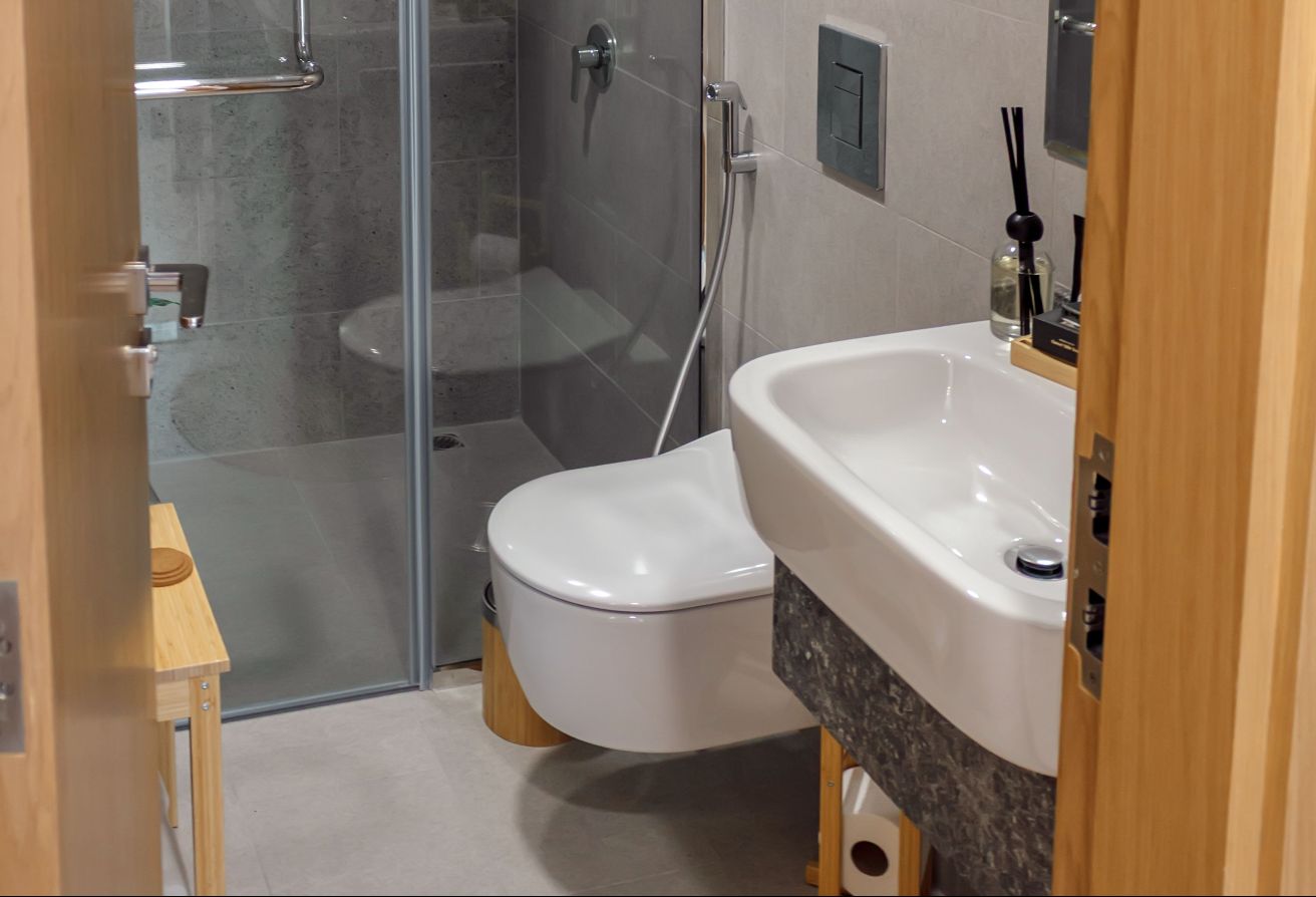 Radiant Boulevard apartment 2 bedroom investment Airbnb ready Abu Dhabi